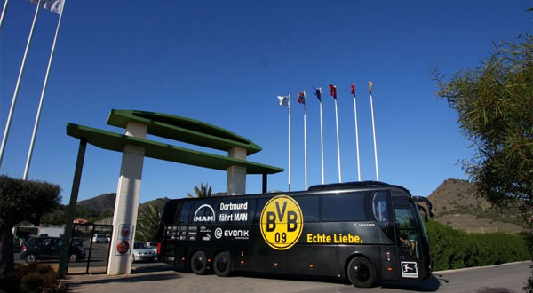 EN DIRECT - Dortmund-Monaco : une explosion aurait touché le but du Borussia