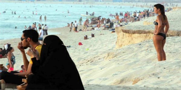 L’Arabie saoudite ouvrira une station balnéaire de luxe où les femmes pourront porter des bikinis