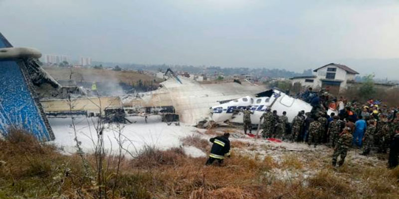 Népal: plusieurs morts dans le crash d'un avion bangladais près de Katmandou