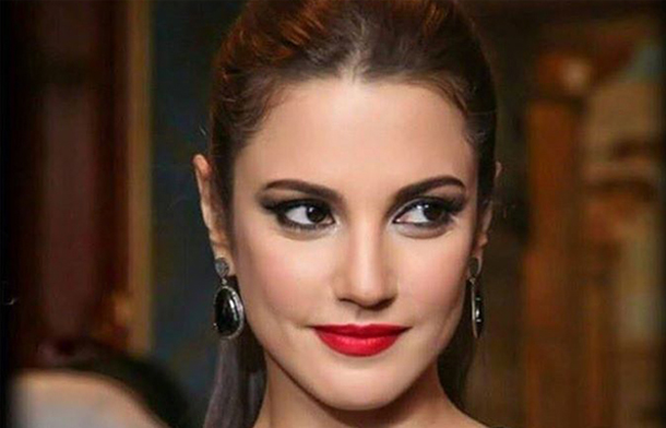 En photo : Dorra Zarrouk classée parmi les célébrités les plus mal habillées, selon le magazine Nawa3em