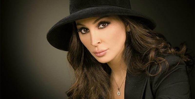 بالصورة: إليسا تثيل الجدل بمعطف يفوق ال 25 ألف دولار!