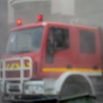 Une voiture prend feu et déclenche un terrible incendie aux Berges du Lac 