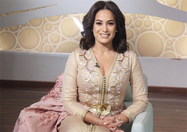 En photos : Hend Sabry opte pour un caftan marocain lors de l’émission Hona Al 3asema