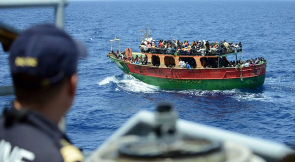 ايطاليا تلاحق منظمات مشبوهة تساعد المهاجرين قبالة سواحل ليبيا