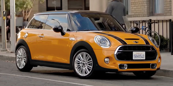La MINI Hatch : un surplus d’innovations, de place et de joie au volant