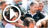 Agression d'un cameraman de la télé nationale par les pro-Morsi à l’avenue Habib Bourguiba