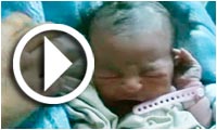 En vidéo : Les deux premiers bébés de 2014 à Tunis et Sfax