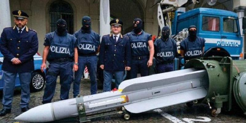  السلطات الإيطالية تضبط أسلحة قطرية متطورة بحوزة جماعة إرهابية