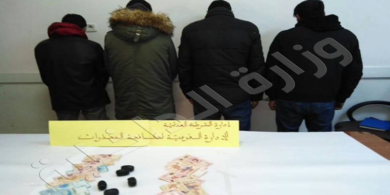 مطار تونس قرطاج: القبض على 4 أشخاص وحجز 200 غراما من مخدر الهيروين