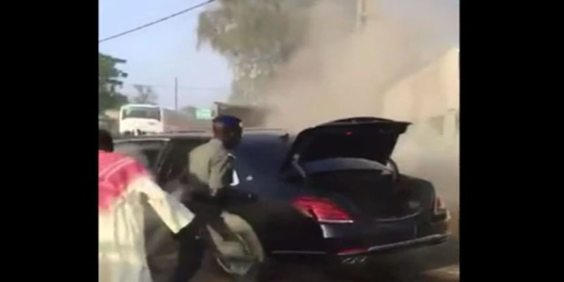 اشتعال النيران في سيارة رئيسي السنغال ومالي 