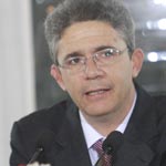 Adnène Manser : Qu’il parle ou pas le Président Marzouki est toujours critiqué