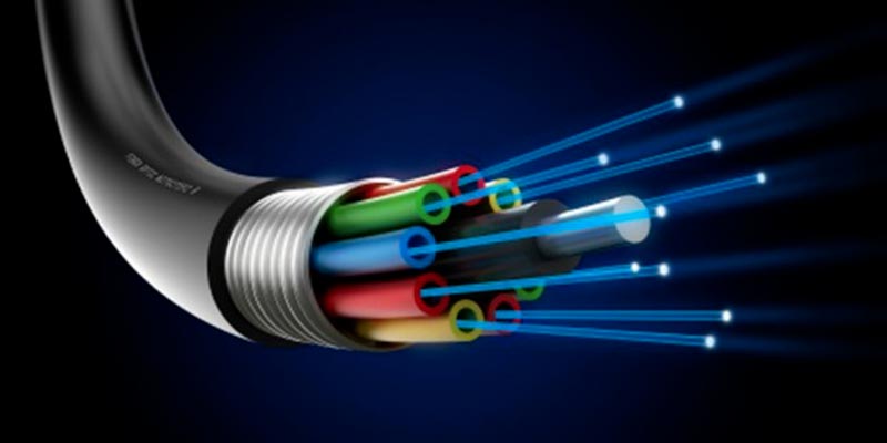 1200 administrations centrales et régionales bientôt reliées au réseau de la fibre optique 