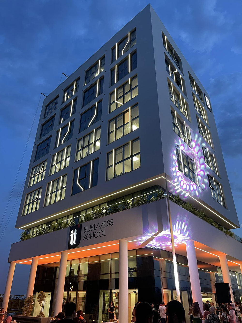 ITBS-080925-1.jpg