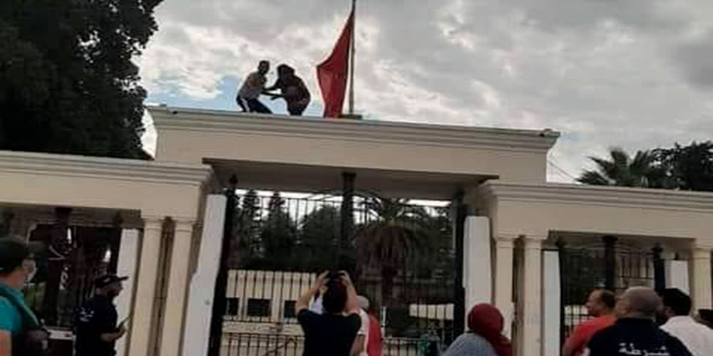 Un homme tente de se suicider au siège du gouvernorat de La Manouba