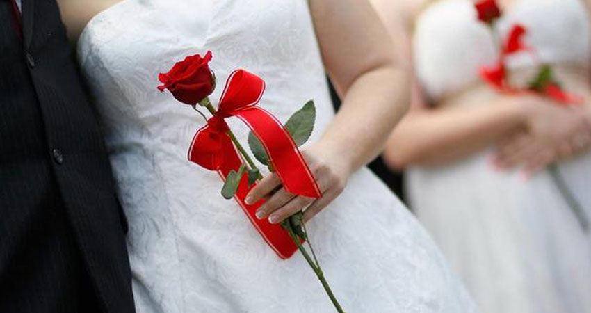 دراسة: المتزوجون أكثر سعادة من العزاب