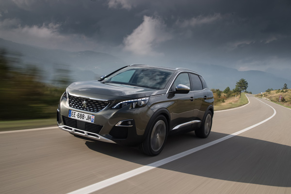 La nouvelle PEUGEOT 3008 récompensée aux grand prix « voiture Du mondial 2016 »