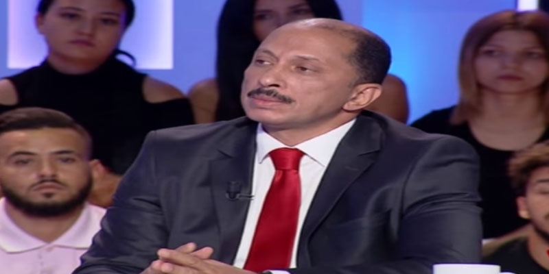 محمد عبو يندّد بما حصل لحافظ قائد السبسي بالمطار: سي يوسف الشاهد كثّرلها