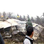 حادثة الطائرة العسكرية بالجزائر:25 جثة مازالت مجهولة وحالة الناجي الوحيد مستقرة