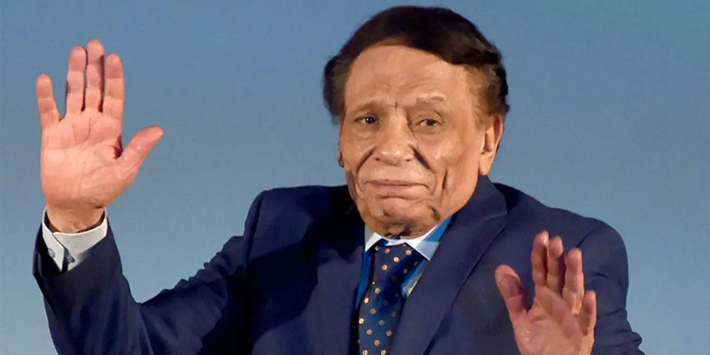 بعد جدل كبير..هذه حقيقة تدهوّر صحة عادل إمام