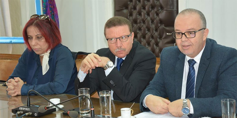 وزير الشؤون الدينية يشرف على اجتماع حول رحلات موسم الحج