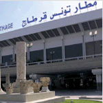 Les contrôleurs aériens en sit-in de protestation devant l'aéroport de Tunis-Carthage