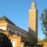 المغاربة يطالبون بتخفيض الأسعار و الحكومة تخفض صوت الآذان