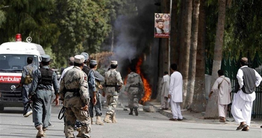 أفغانستان: انتحاري من طالبان يفجر نفسه أمام مقر للشرطة