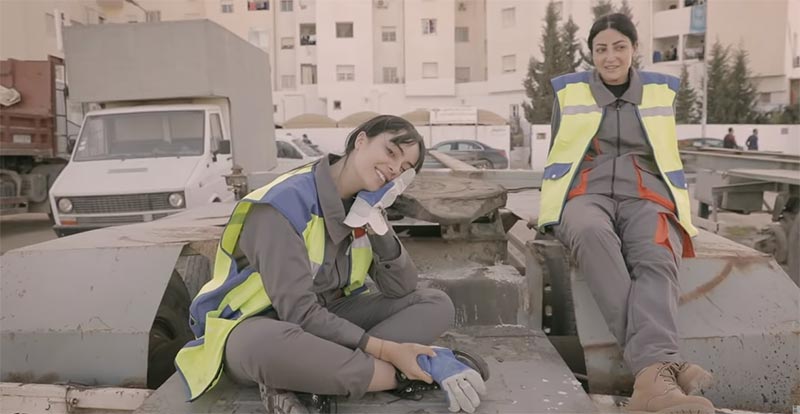 سرقتها الحوار التونسي'': عايشة و سندرا تنشران حلقة عمال النظافة''