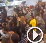 En vidéo : L’écrivain Alaa Al-Aswany chassé par les pro-Morsi à l’IMA à Paris