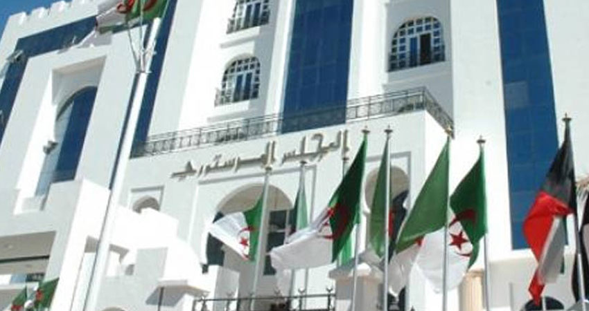 المجلس الدستوري الجزائري يعلن استحالة إجراء الانتخابات الرئاسية الشهر المقبل