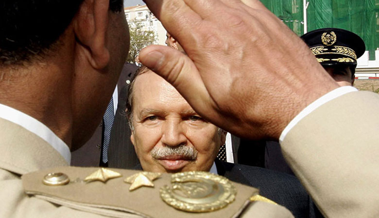 الجزائر تفرج عن 5 جنرالات اتهمتهم بالفساد