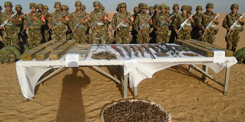 Armes et munitions trouvées à la frontière tuniso-algérienne