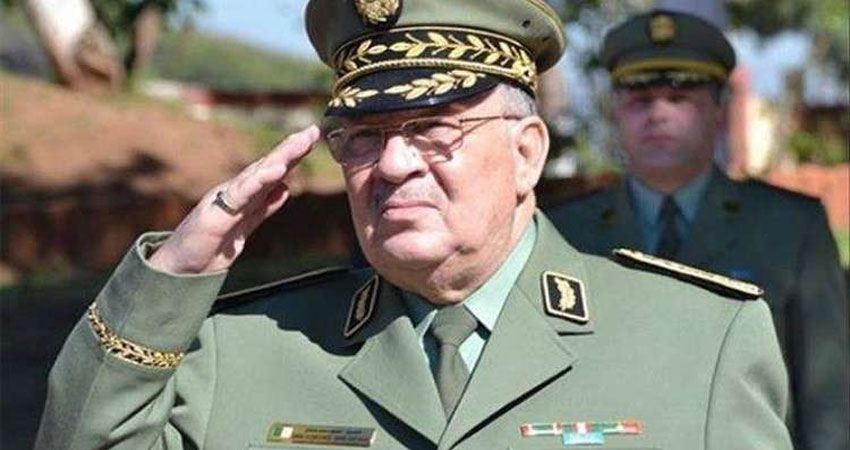 الجيش الجزائري: إعلان عجز بوتفليقة الحل الوحيد للأزمة