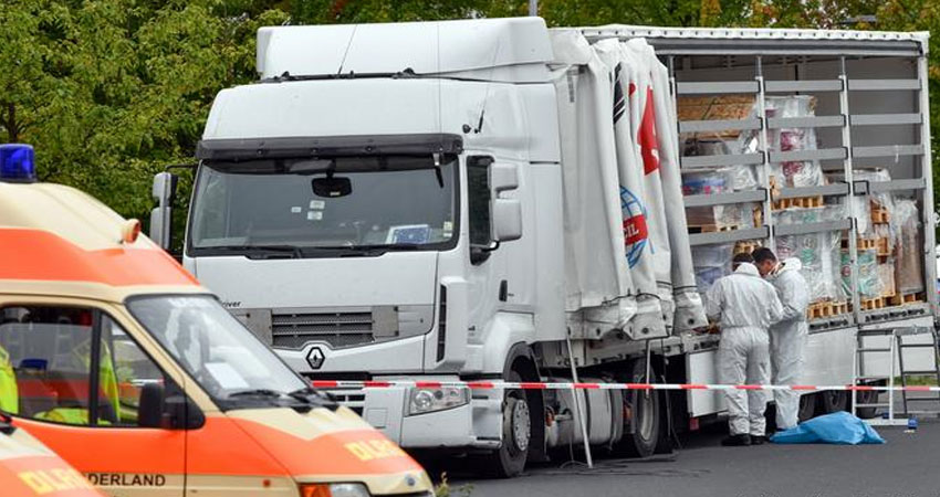ألمانيا: إنقاذ 9 لاجئين عراقيين علقوا داخل شاحنة تبريد