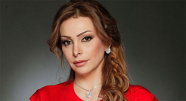بعد ارتدائها الحجاب: أمل حجازي تعلن اعتزالها الفن برسالة مؤثرة