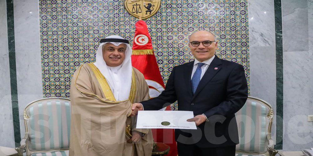 وزير الخارجية يستقبل السفير المفوض وفوق العادة للبحرين بتونس