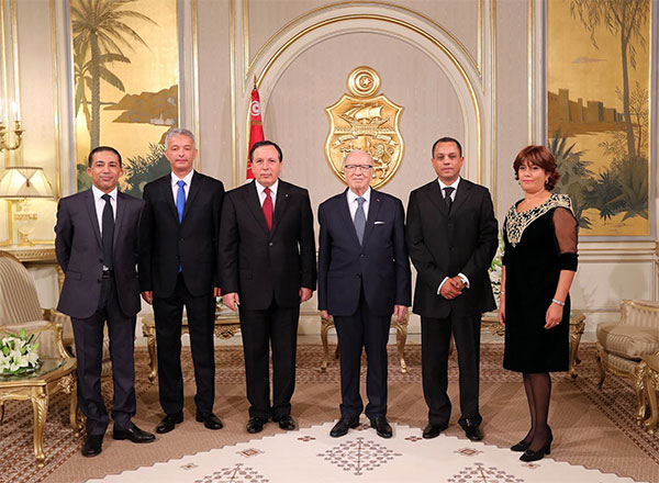 تسمية أربعة سفراء جدد لتونس بالخارج وتسليم أوراق اعتمادهم