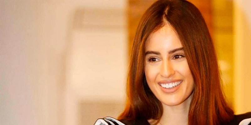 En photo…Amira Al Jaziri à Moscou : Son look critiqué sur les réseaux sociaux
