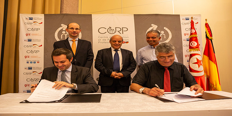 Signature d’une convention de partenariat stratégique entre le CORP et l’ANETI en présence du Ministre de la Formation Professionnelle et de l’Emploi