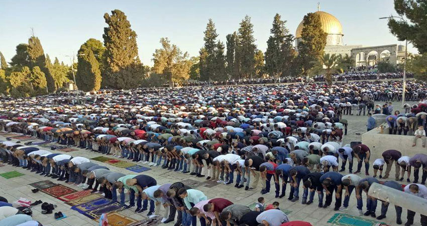 90 الفا أدّوا صلاة العيد في المسجد الاقصى