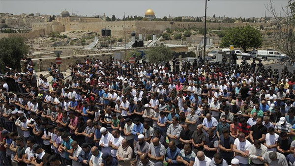جمعة ''غضب '' للأقصى.. 3 قتلى ومئات الجرحى ومواجهات مستمرة