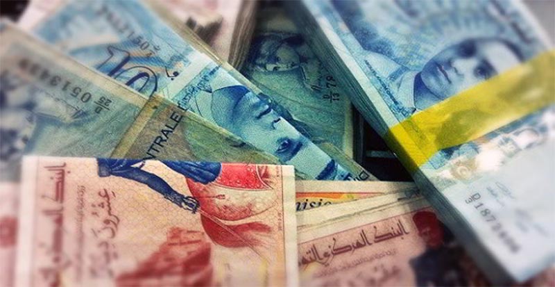 تونسي يعثر على قرابة '' 11 ألف دينار'' ويبحث عن صاحبهم