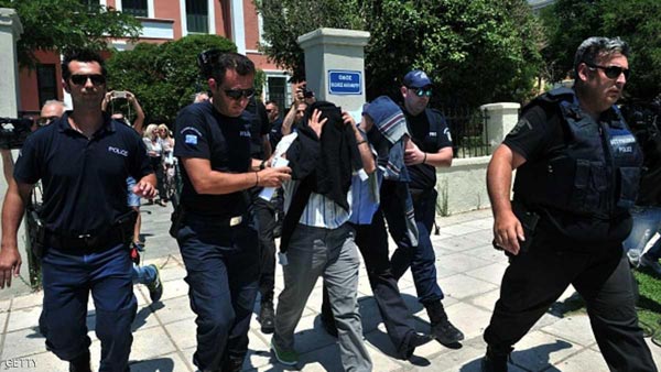 تركيا تعتقل أحد أبرز شخصيات المجتمع المدني بالمطار