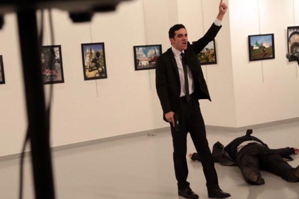 Attaqué par balle à Ankara : L’ambassadeur russe en Turquie succombe à sa blessure