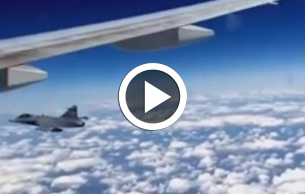 En vidéo, un 777 de British Airways intercepté par un avion de chasse