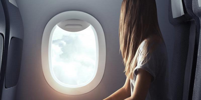 أسئلة محيّرة للمسافرين.. لماذا يوجد ثقب في نافذة الطائرة؟