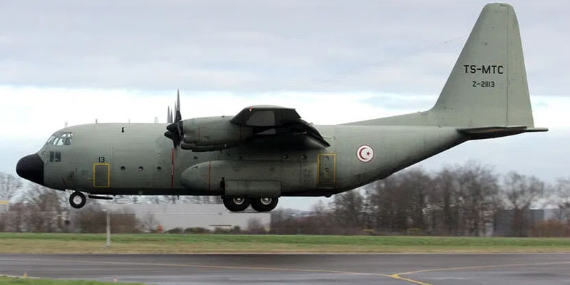 45 Tunisiens bloqués dans des pays asiatiques rapatriés à bord d'un avion militaire