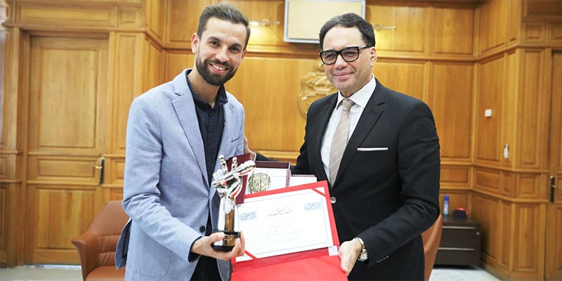 بالصور: وزير الثقافة يكرّم مهدي العياشي