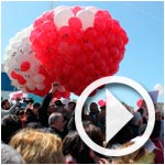 En vidéo et photos : Opération Ballons de la liberté pour Belaïd