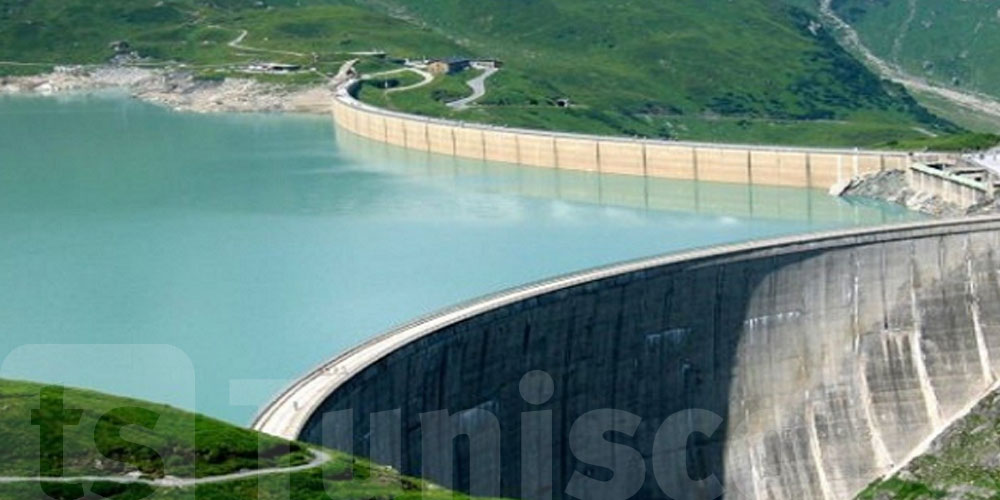 Baisse des réserves globales d'eau dans les barrages de 30%